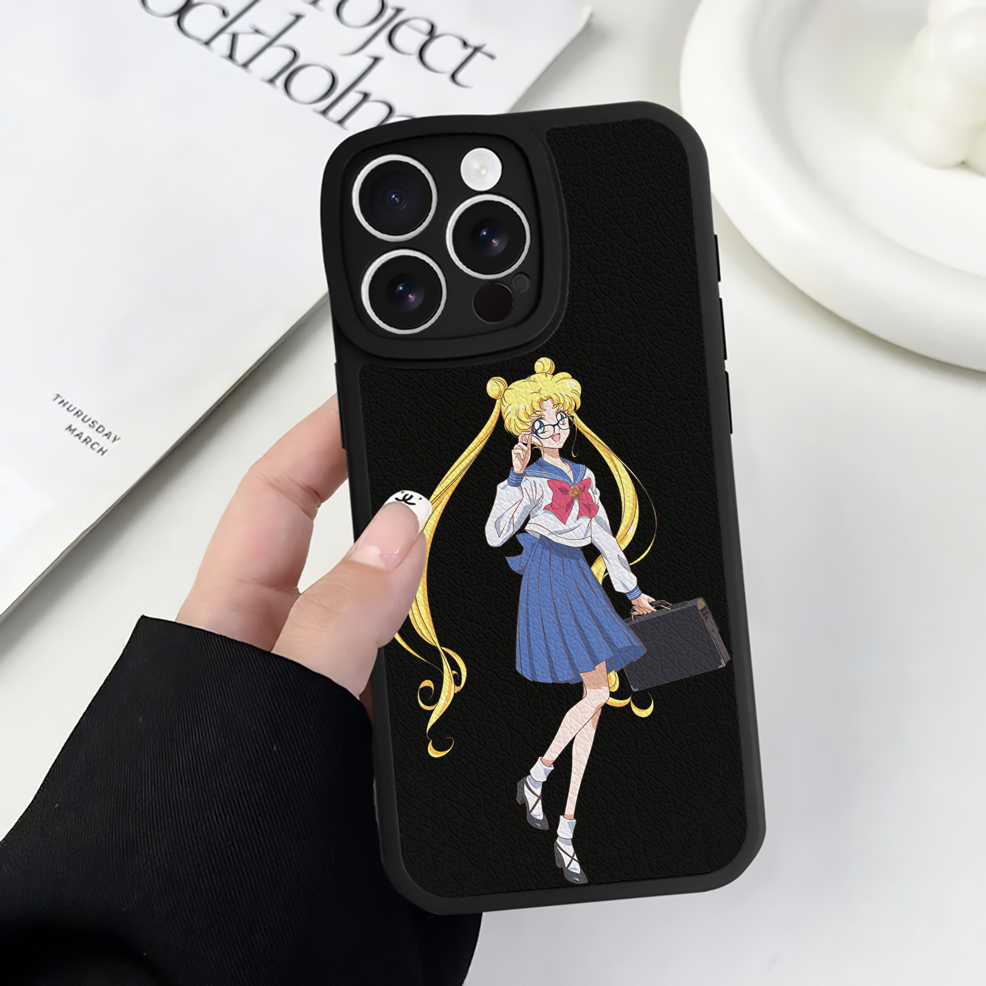 （画像用） 美少女戦士セーラームーン 愛野 美奈子 あいの みなこ Sailor Moon Aino Minako 【iPhone 16シリーズ対応】シリコンスマホケース（レザー調） 材質：シリコン